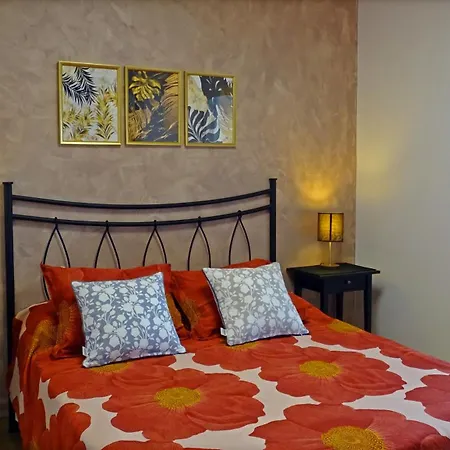 Piso En Con Terraza, Vistas Al Mar, Aire Acondicionado Y Garaje *