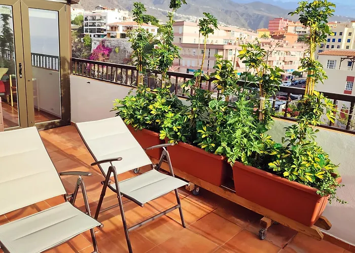 Piso En Con Terraza, Vistas Al Mar, Aire Acondicionado Y Garaje *