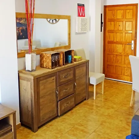 Piso En Con Terraza, Vistas Al Mar, Aire Acondicionado Y Garaje דירה קנדלריה